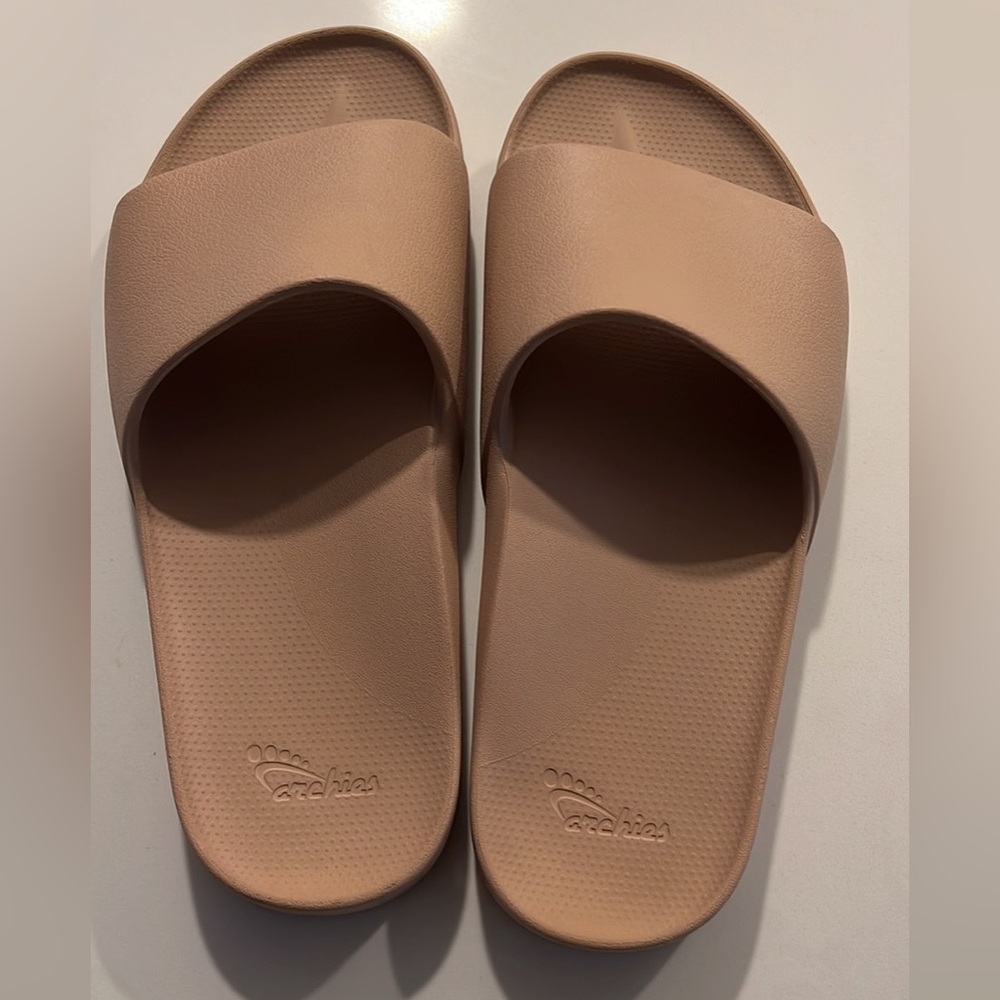Archies Womens Slides Size 9 LIKE NEW!